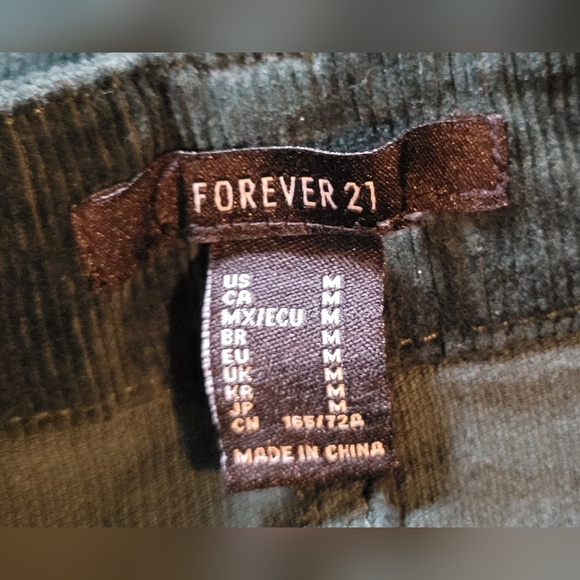 Forever 21 Green Corduroy Mini Skirt Medium - Vintage NWOT - Picture 3 of 5